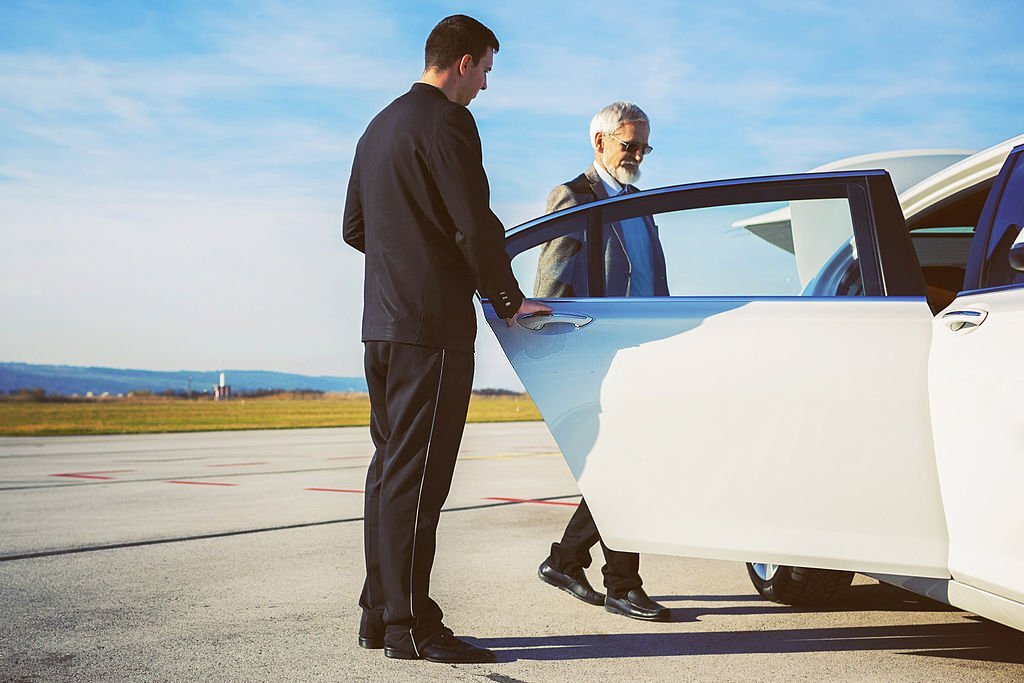 Comfort with the Best Airport Limo Service in Larchmont NY