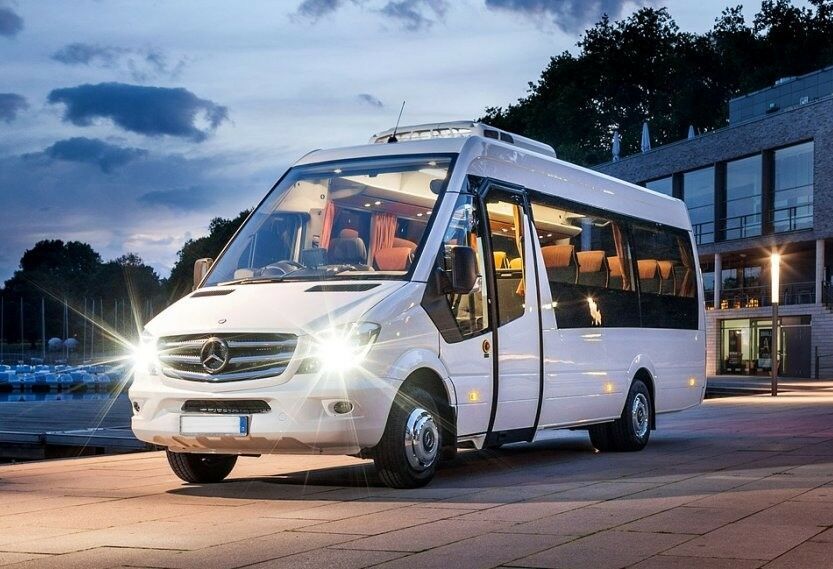 Unlocking Seamless Journeys: The Luton Minibus Hire Experience with 7 Plus Travel
