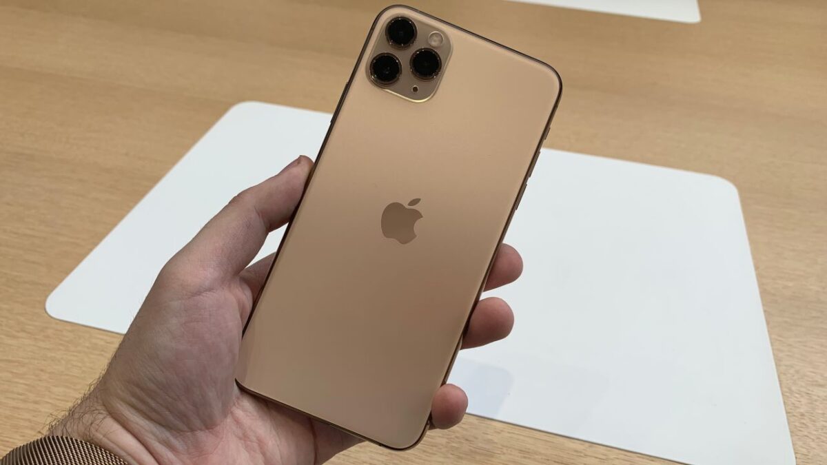 “Unleashing Brilliance: A Comprehensive Review of the Apple iPhone 11 Pro Max”
