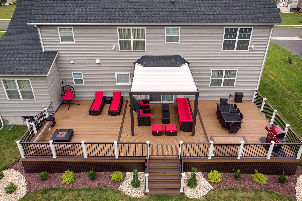 Lakewood Decks: Elevate Your Outdoor Living Experience