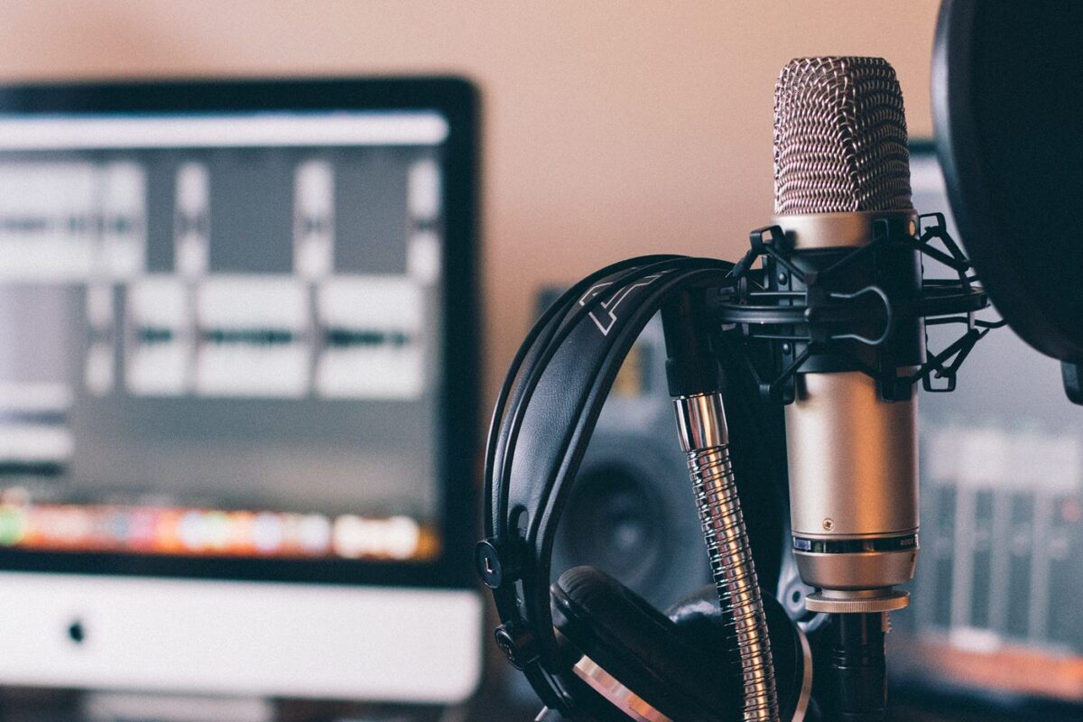 A Comparative Analysis of Instagram and Podcasting Platforms