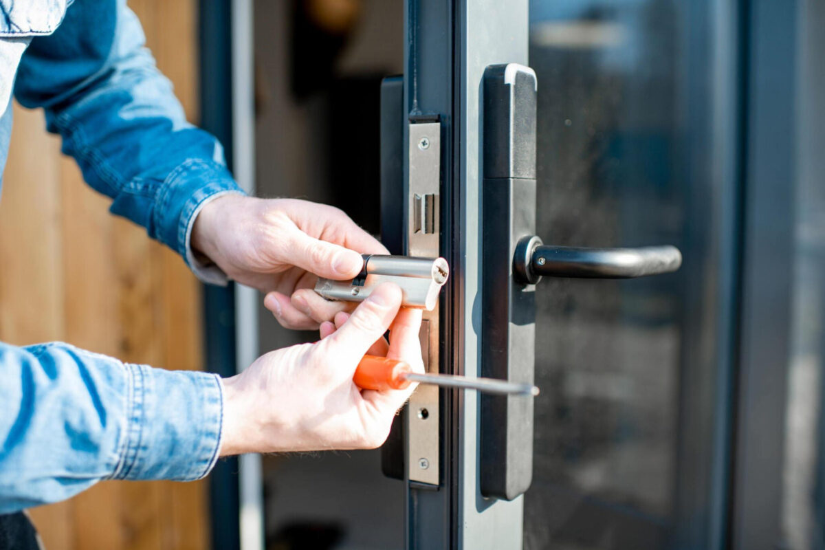 What Are the Common Signs You Need a Door Lock Replacement?