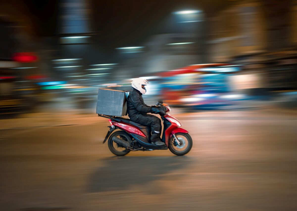 Food Delivery Trends: Adapting to Changing Consumer Behavior in 2024