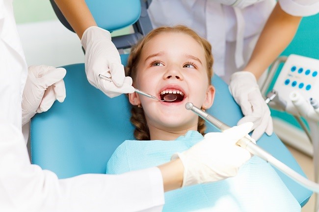 Why It’s Important To Choose The Right Dentist + Tips For Doing So