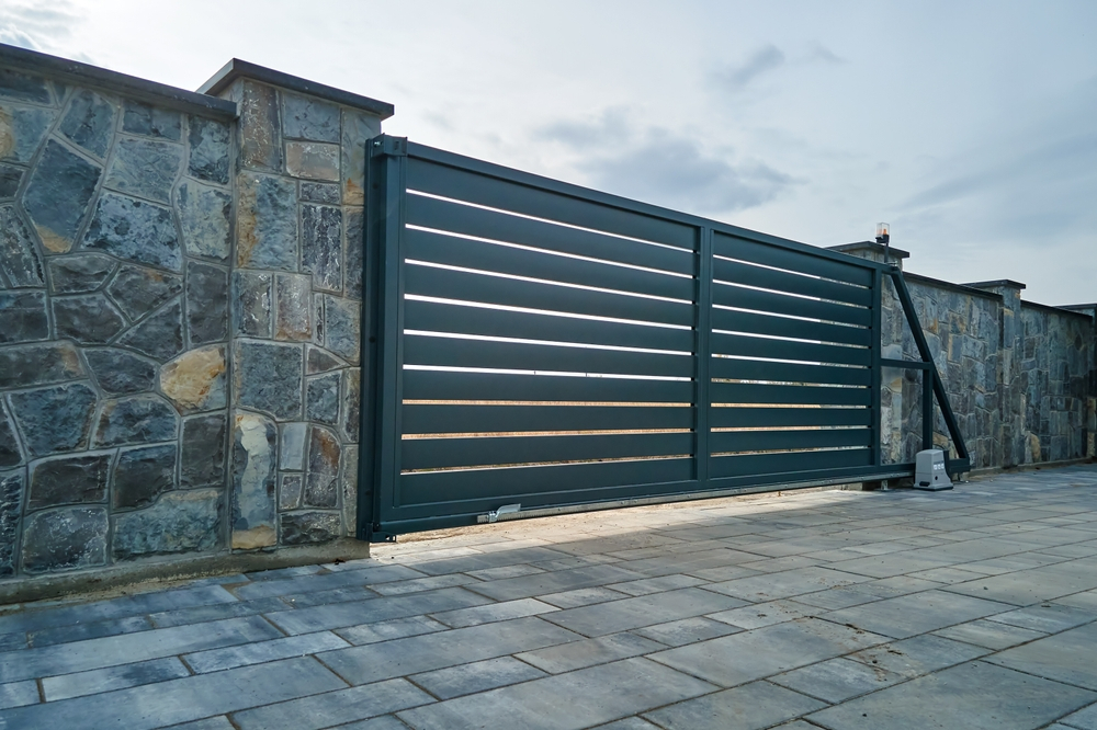 Gate Installation Services: Your Path to Privacy and Protection