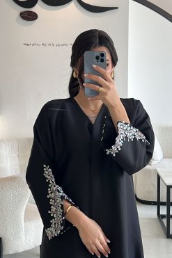 Elevate Your Wardrobe with HeraCloset’s Turkish Abaya Collection