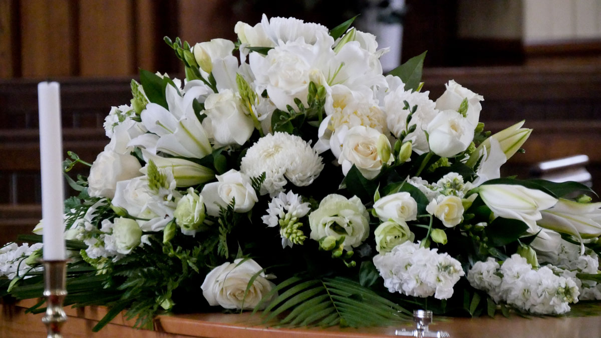 Finding Comfort and Beauty: Funeral Flowers Near You