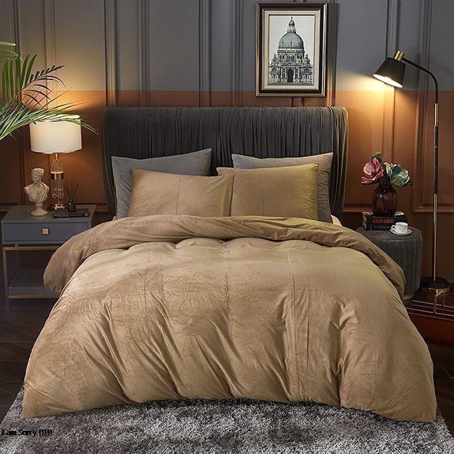 Luxury Redefined: Hungarian Goose Down Double Duvet 4.5 Tog at Raymat Textile UK