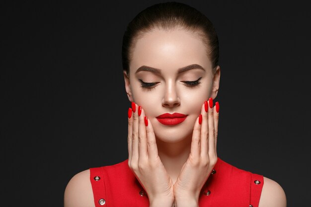 The Red Carpet Facial: Techniques and Technologies Behind the Glow