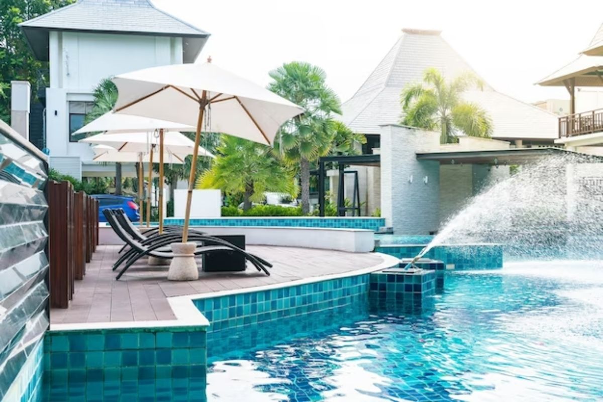 Why Hiring a Professional Pool Builder in Fort Lauderdale is Your Best Investment