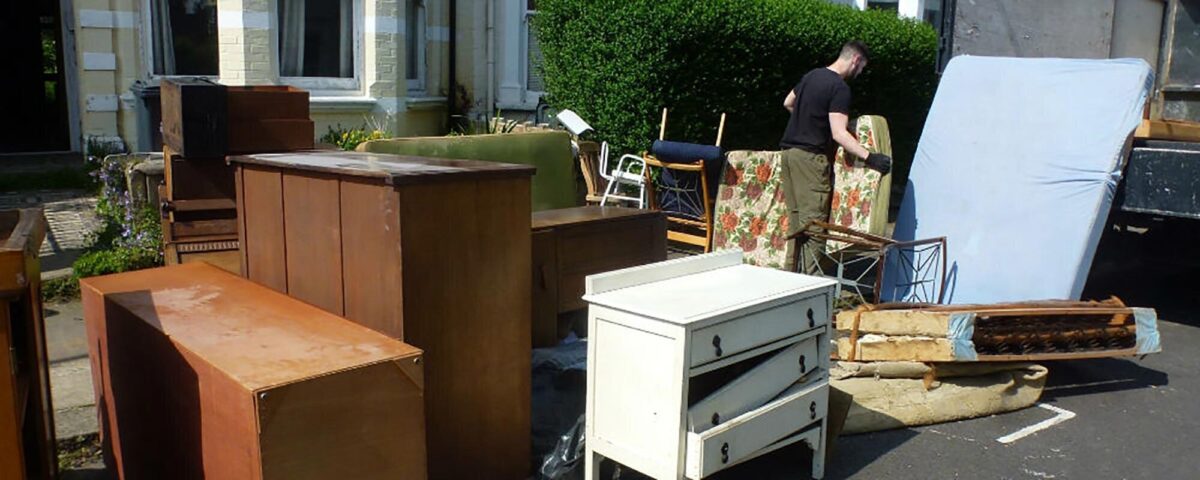 “Effortless Old Furniture Removal in Northampton: Clear Out Your Space with Ease”