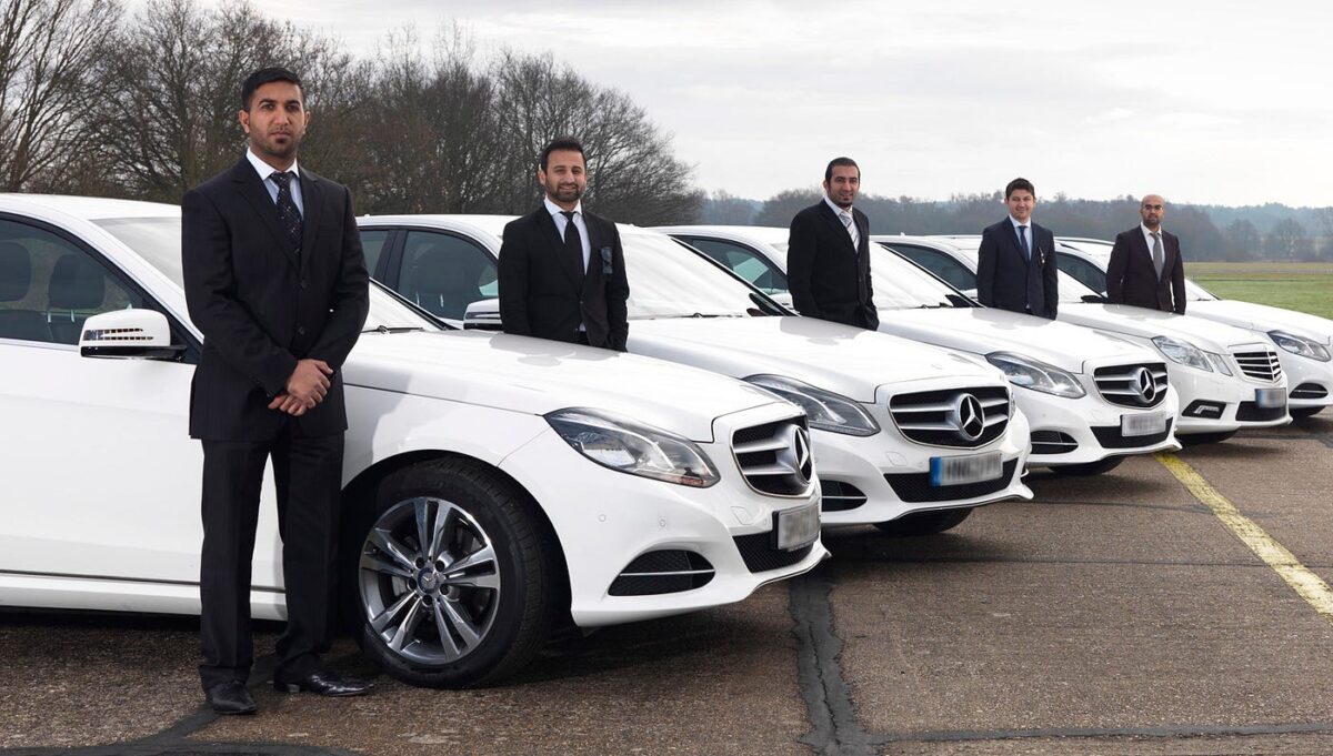 Hire Professional Chauffeurs Perth for a Luxurious Experience