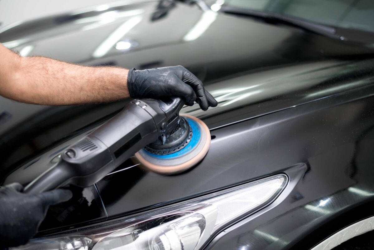 How to Safely Handle Auto Glass Replacements and Repair