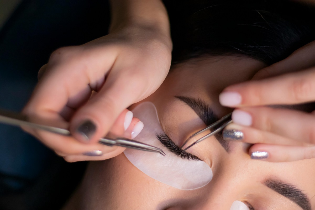 Permanent Eyelashes Extensions Price in Islamabad